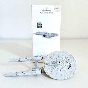 STAR TREK HALLMARK KEEPSAKE CHRISTMAS ORNAMENT - USS ENTERPRISE 2010 MAGIC